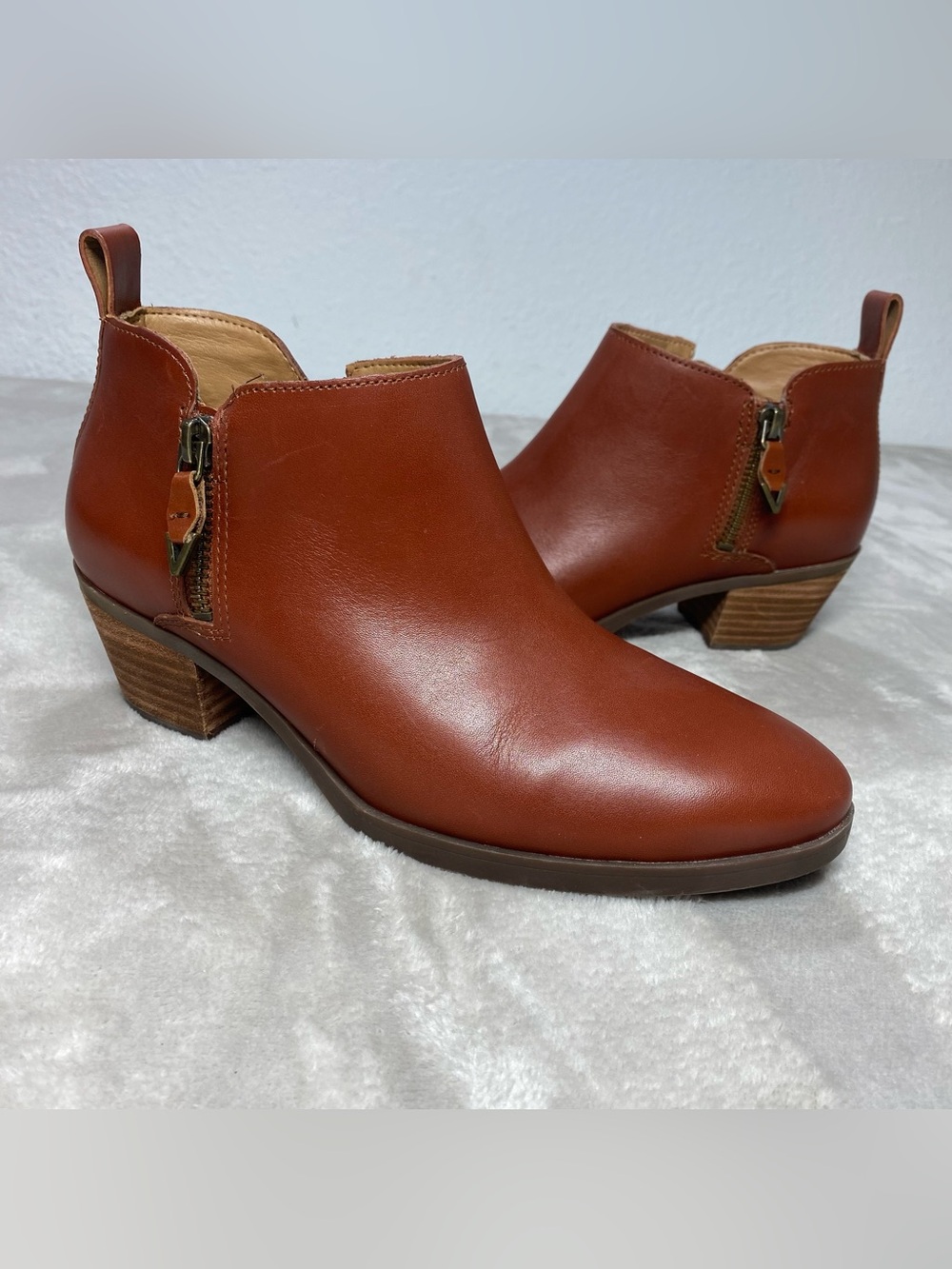 Vionic Cecily Leather Bootie